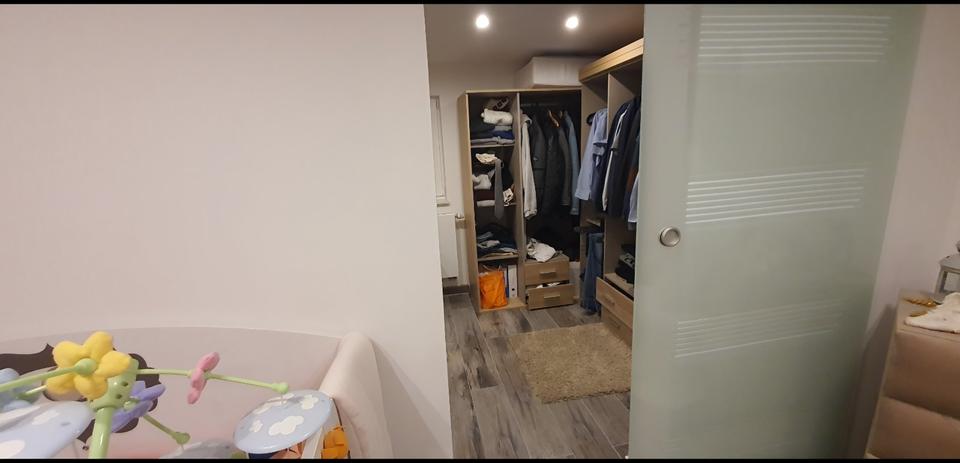 Einfamilienhaus Leonberg - 7.5 Zimmer, 140 m&sup2;, 2.000&euro; | Angebot:25174653