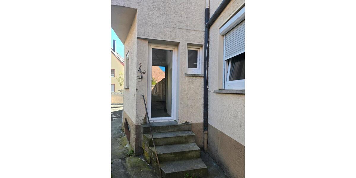 Etagenwohnung Lauffen am Neckar - 2 Zimmer, 66 m&sup2;, 555&euro; | Angebot:26268879
