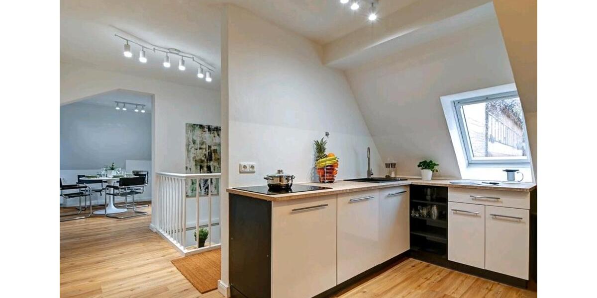 Dachgeschoßwohnung Stuttgart Luginsland - 3 Zimmer, 72 m&sup2;, 1.270&euro; | Angebot:27549806