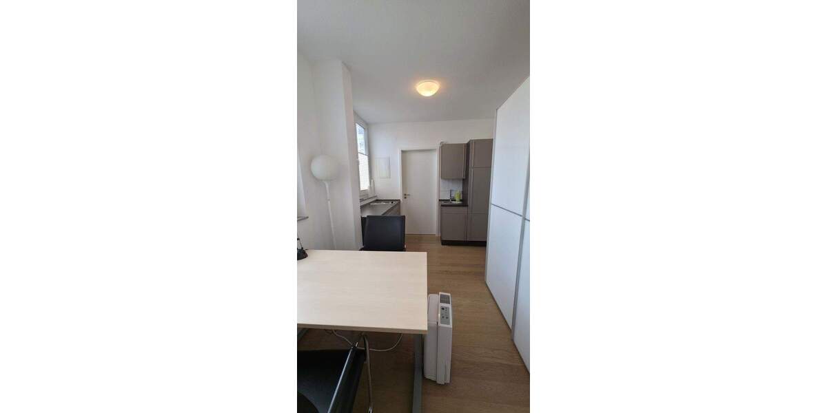 Etagenwohnung Sindelfingen Mitte - 9 Zimmer, 242 m&sup2;, 695.000&euro; | Angebot:25823345