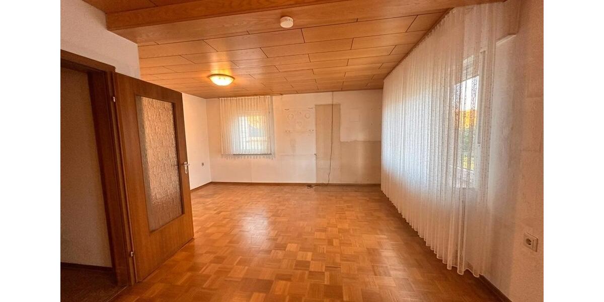Mehrfamilienhaus, Wohnhaus Stuttgart Mühlhausen - 8 Zimmer, 209 m&sup2;, 585.000&euro; | Angebot:27533807