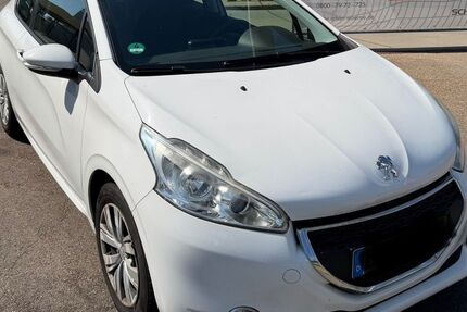 Peugeot 208 118.600 km 3.400 &euro; Bietigheim-Bissingen 74321