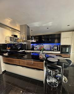 MODERNISIERT FÜR MEHRGENERATIONEN - Mehrfamilienhaus, Wohnhaus Magstadt | Angebot:25513902