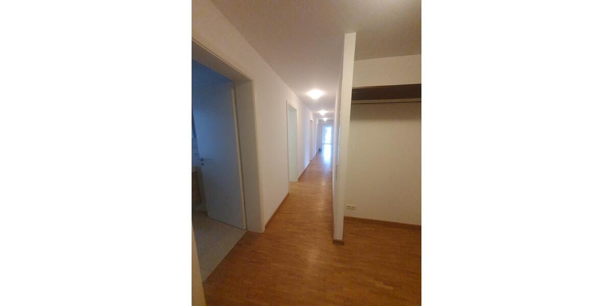Etagenwohnung Ostfildern - 5 Zimmer, 134 m&sup2;, 2.200&euro; | Angebot:27549073