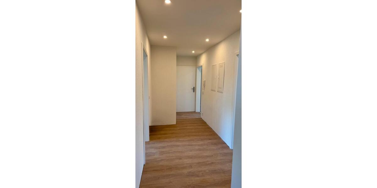 Dachgeschoßwohnung Stuttgart Feuerbach - 3 Zimmer, 66 m&sup2;, 1.200&euro; | Angebot:27543976