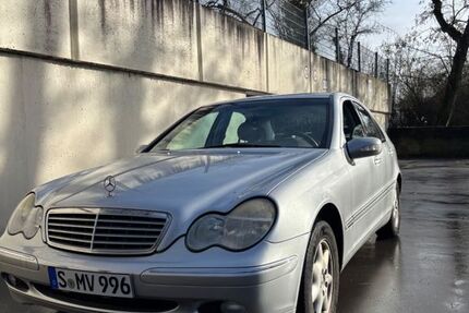 Mercedes-Benz C 200 152.100 km 2.100 &euro; Stuttgart 70437