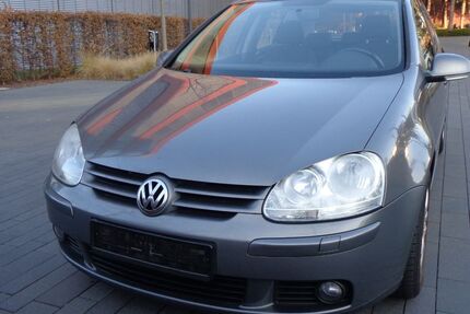 VW Golf 197.000 km 2.890 &euro; Stuttgart 70469