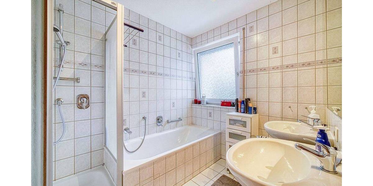 Etagenwohnung Stuttgart Zuffenhausen - 3 Zimmer, 80 m&sup2;, 990&euro; | Angebot:26796524