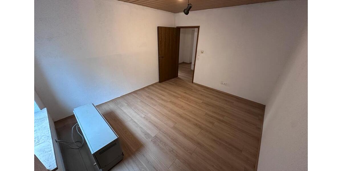 Etagenwohnung Eberdingen - 3 Zimmer, 80 m&sup2;, 1.000&euro; | Angebot:24414396