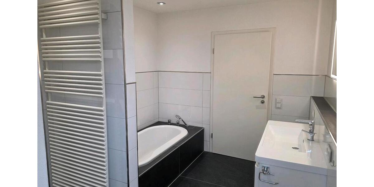 Doppelhaushälfte Weinstadt - 8 Zimmer, 220 m&sup2;, 1.490.000&euro; | Angebot:26232326