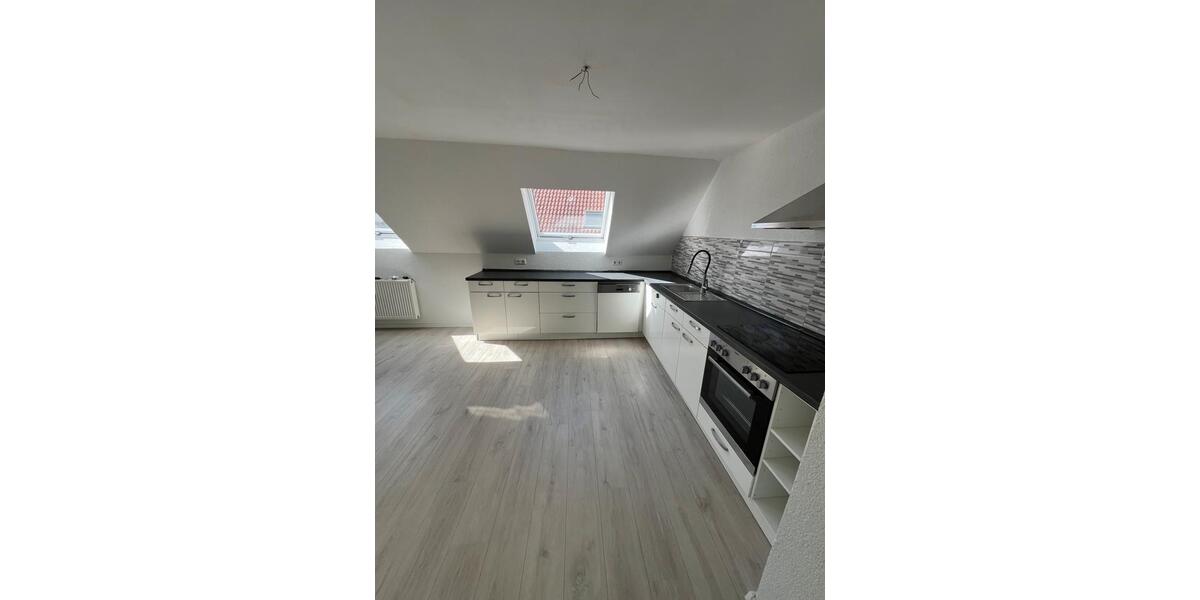 Dachgeschoßwohnung Pfaffenhofen - 4 Zimmer, 78 m&sup2;, 880&euro; | Angebot:27547211