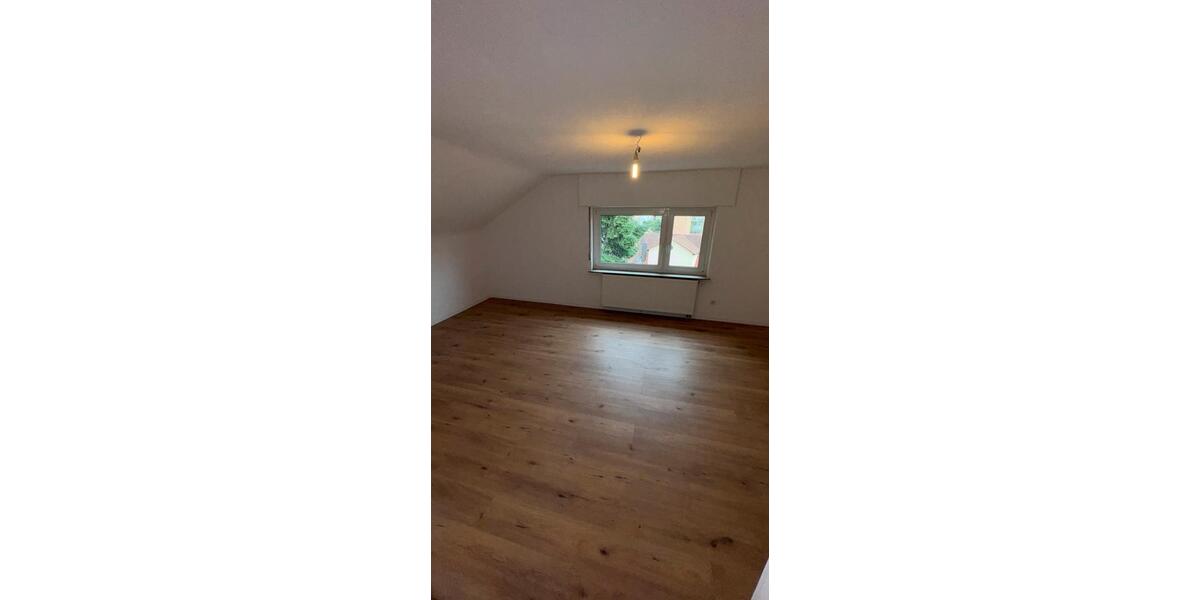 Dachgeschoßwohnung Ludwigsburg Eglosheim - 3 Zimmer, 48 m&sup2;, 890&euro; | Angebot:27540321