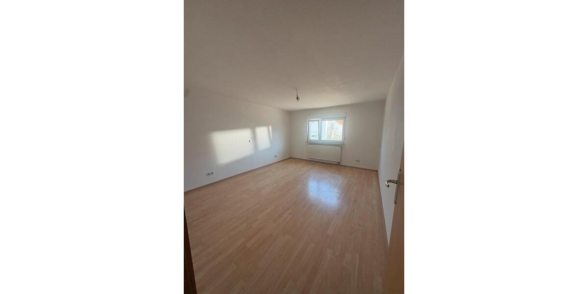 Etagenwohnung Neuhausen auf den Fildern - 4.5 Zimmer, 125 m&sup2;, 1.600&euro; | Angebot:26429234