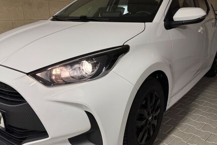 Toyota Yaris 43.000 km 11.790 &euro; Remseck am Neckar 71686