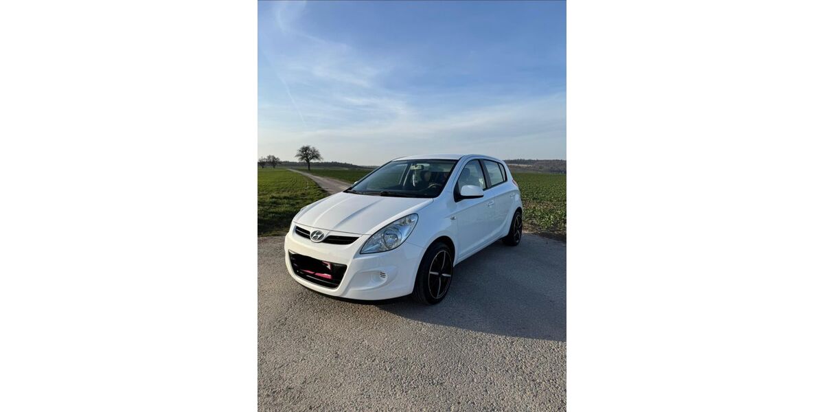 Hyundai i20 194.000 km 3.800 &euro; Korb 71404