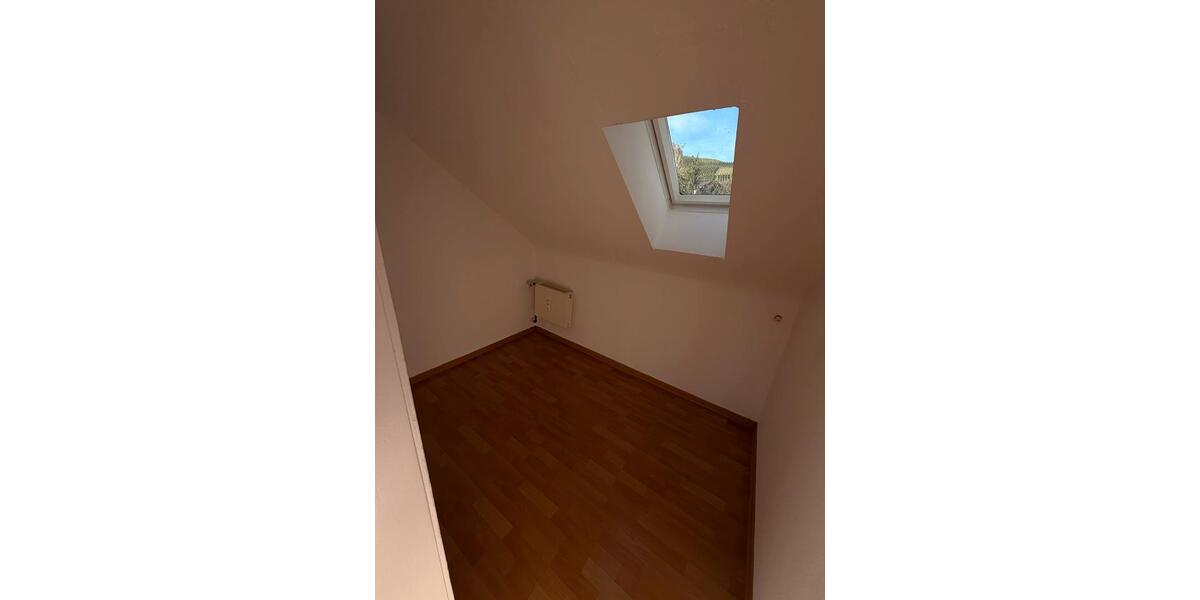 Dachgeschoßwohnung Remshalden - 4 Zimmer, 78 m&sup2;, 1.050&euro; | Angebot:27553315