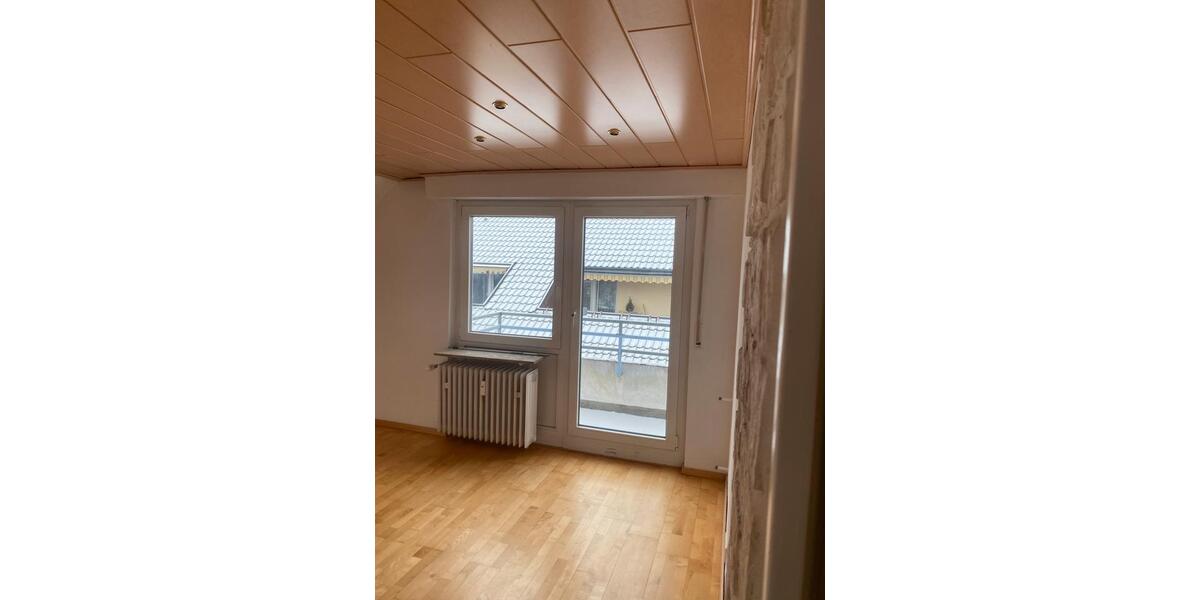 Dachgeschoßwohnung Schorndorf - 3 Zimmer, 59 m&sup2;, 780&euro; | Angebot:25216223