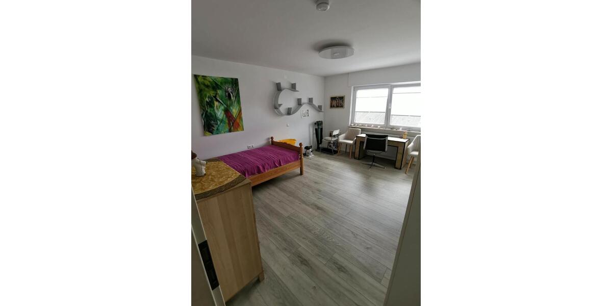 Etagenwohnung Böblingen Dagersheim - 4 Zimmer, 125 m&sup2;, 1.600&euro; | Angebot:27539441