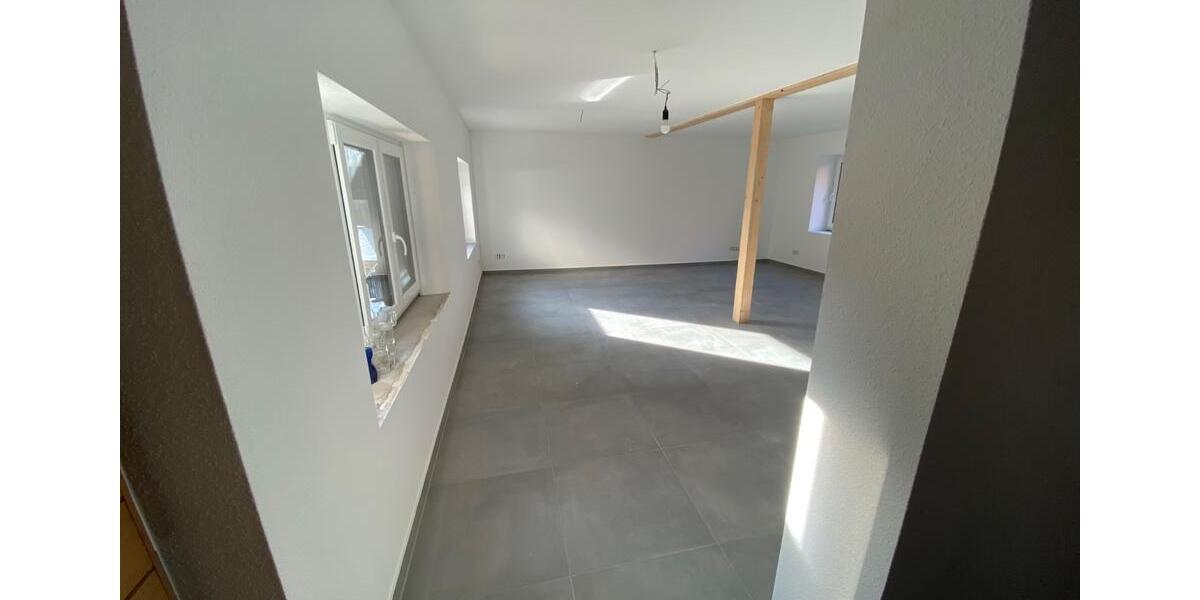Etagenwohnung Brackenheim - 6 Zimmer, 140 m&sup2;, 1.450&euro; | Angebot:27564674