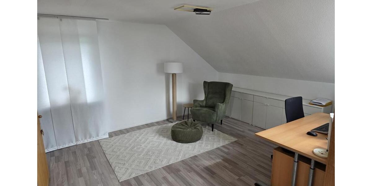 Dachgeschoßwohnung Rutesheim - 3.5 Zimmer, 94 m&sup2;, 1.080&euro; | Angebot:27557919