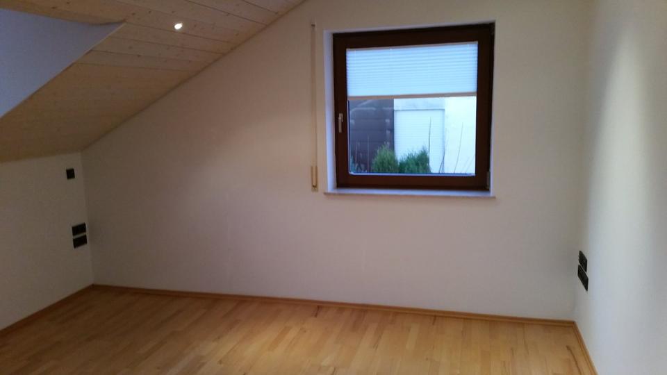 Dachgeschoßwohnung Sindelfingen Darmsheim - 1.5 Zimmer, 43 m&sup2;, 990&euro; | Angebot:25311179