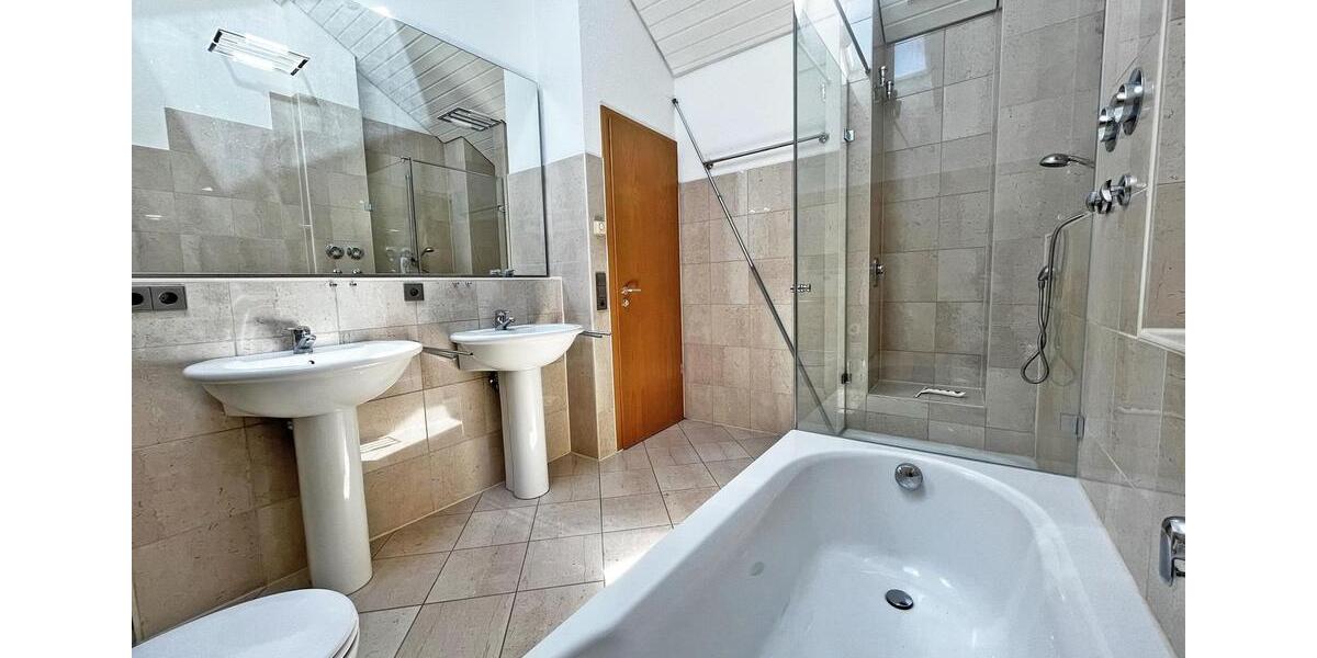 Dachgeschoßwohnung Lauffen am Neckar - 3.5 Zimmer, 89 m&sup2;, 1.250&euro; | Angebot:26477083