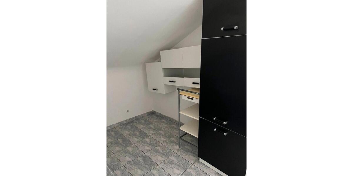 Dachgeschoßwohnung Kornwestheim - 3 Zimmer, 85 m&sup2;, 1.100&euro; | Angebot:26469700