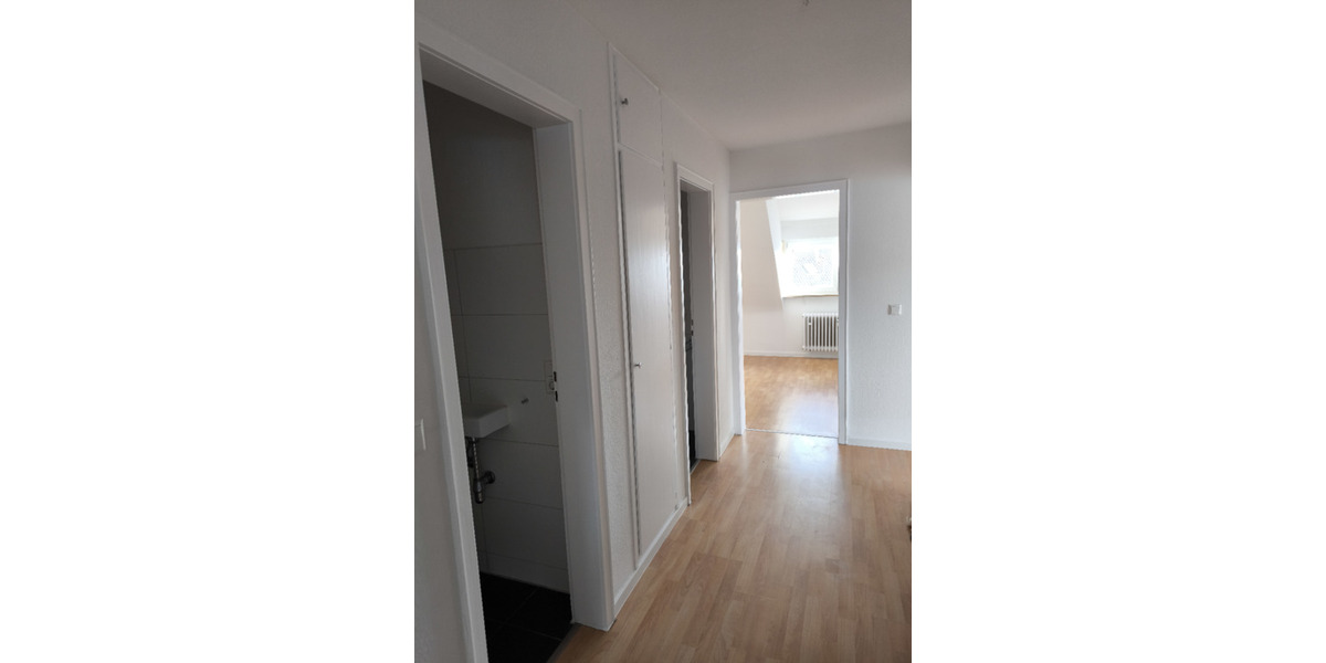 Dachgeschoßwohnung Stuttgart Sillenbuch - 2 Zimmer, 72 m&sup2;, 910&euro; | Angebot:24977370