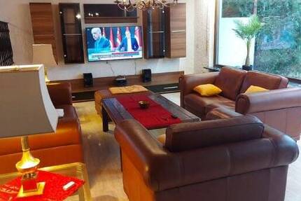 Haus Leingarten Großgartach - 8 Zimmer, 250 m&sup2;, 2.000&euro; | Angebot:25780397