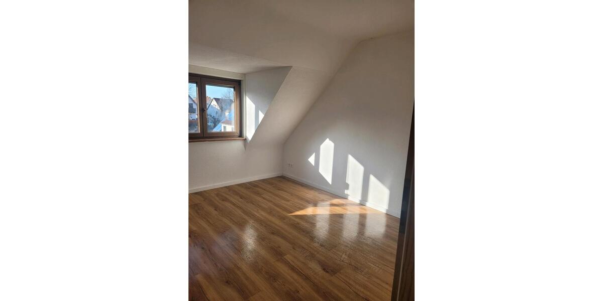 Dachgeschoßwohnung Heilbronn - 4 Zimmer, 63 m&sup2;, 1.100&euro; | Angebot:25286368