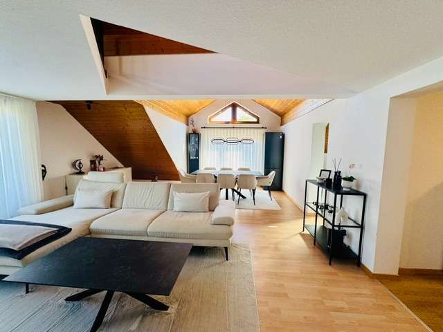 Etagenwohnung Sindelfingen - 3.5 Zimmer, 95 m&sup2;, 1.050&euro; | Angebot:27544585