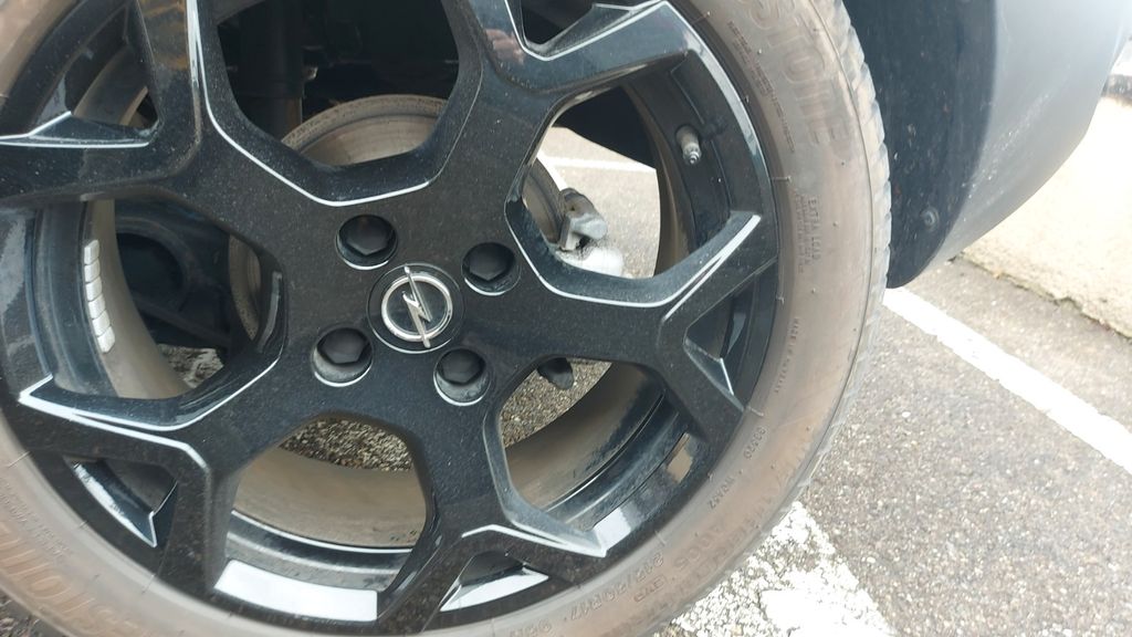 Opel Crossland (X) 30.838 km 16.000 &euro; Stuttgart 70567