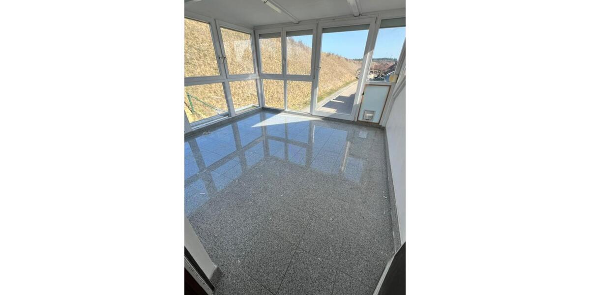 Dachgeschoßwohnung Friolzheim - 2.5 Zimmer, 86 m&sup2;, 1.100&euro; | Angebot:25794082