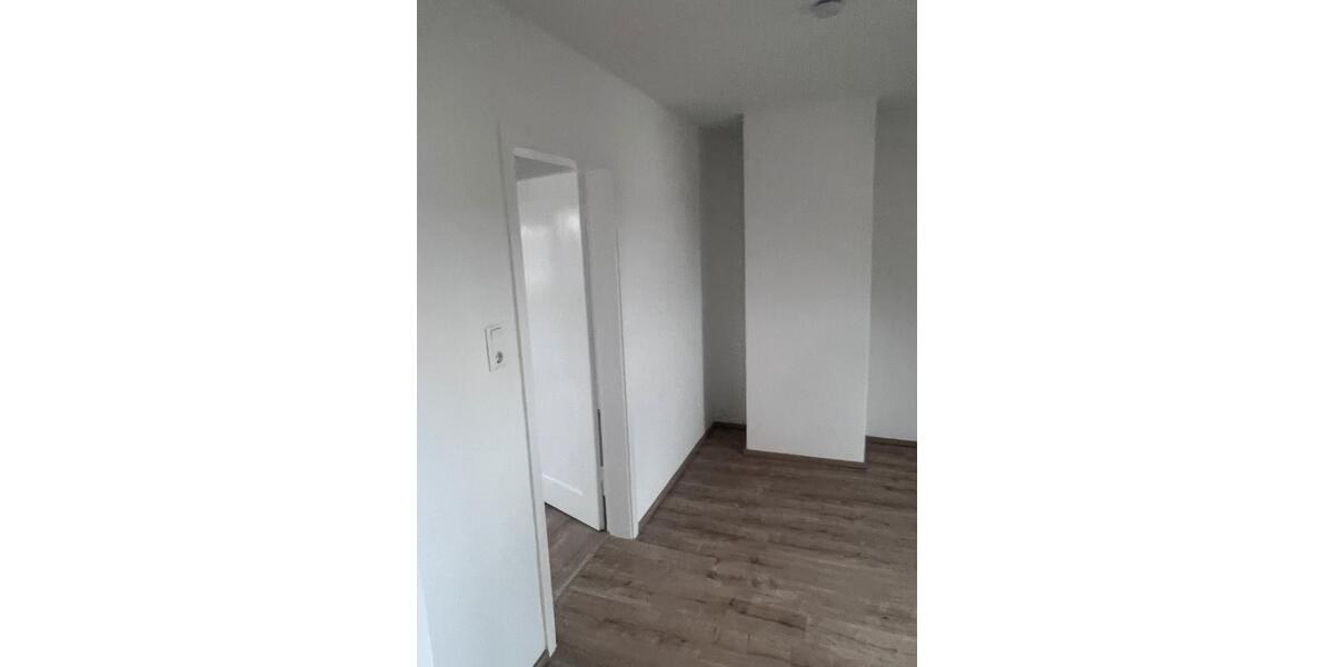 Dachgeschoßwohnung Stuttgart Mühlhausen - 3 Zimmer, 50 m&sup2;, 1.100&euro; | Angebot:25381702