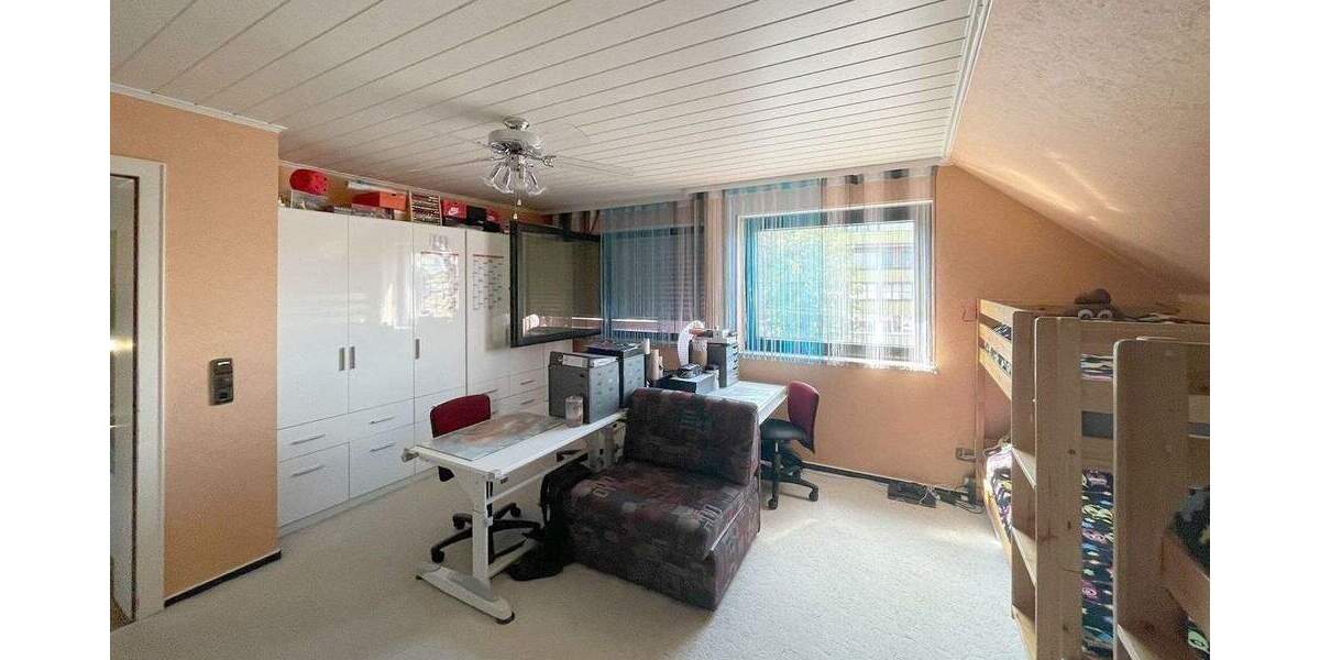 Einfamilienhaus Stuttgart Zuffenhausen - 5 Zimmer, 227 m&sup2;, 999.000&euro; | Angebot:25662341