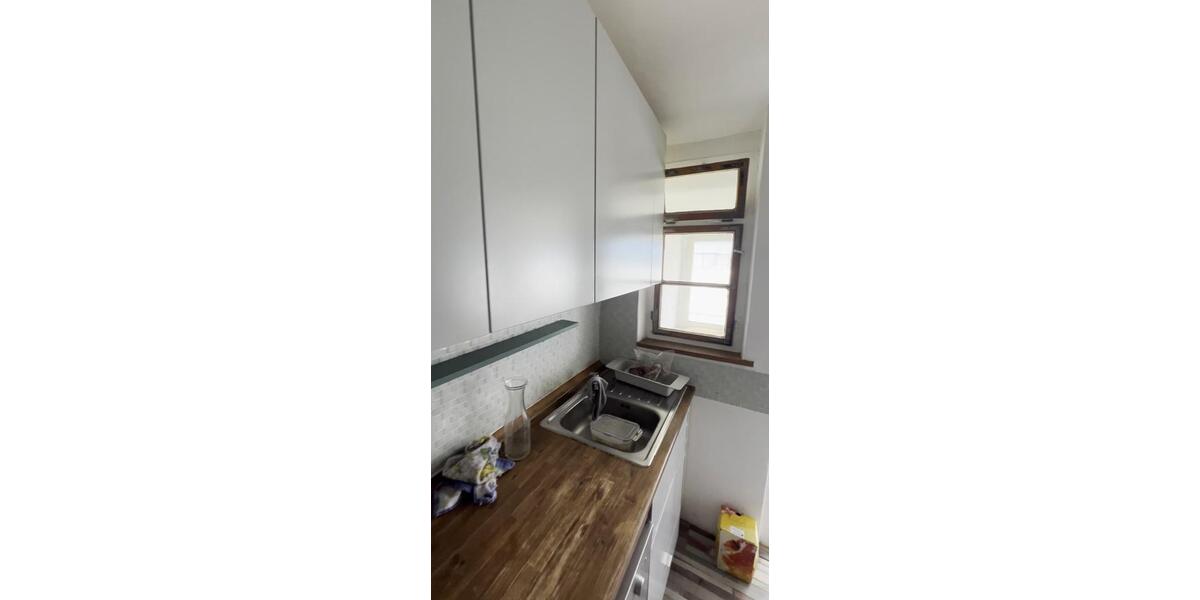 Dachgeschoßwohnung Stuttgart Bad Cannstatt - 3 Zimmer, 65 m&sup2;, 210.000&euro; | Angebot:27168316