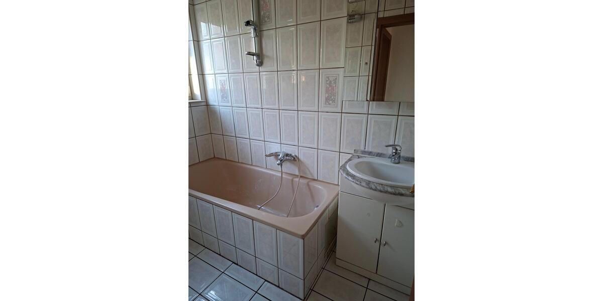 Etagenwohnung Esslingen am Neckar Hegensberg - 3 Zimmer, 74 m&sup2;, 900&euro; | Angebot:25898450