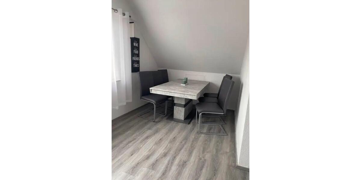 Dachgeschoßwohnung Winnenden - 3 Zimmer, 81 m&sup2;, 900&euro; | Angebot:26168639