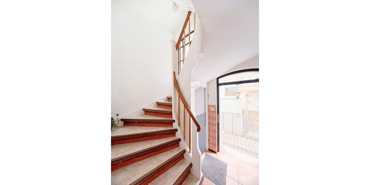 Etagenwohnung Stuttgart Degerloch - 3 Zimmer, 65 m&sup2;, 290.000&euro; | Angebot:25696182