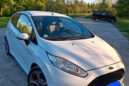 Ford Fiesta 244.000 km 7.999 &euro; Weissach im Tal 71554