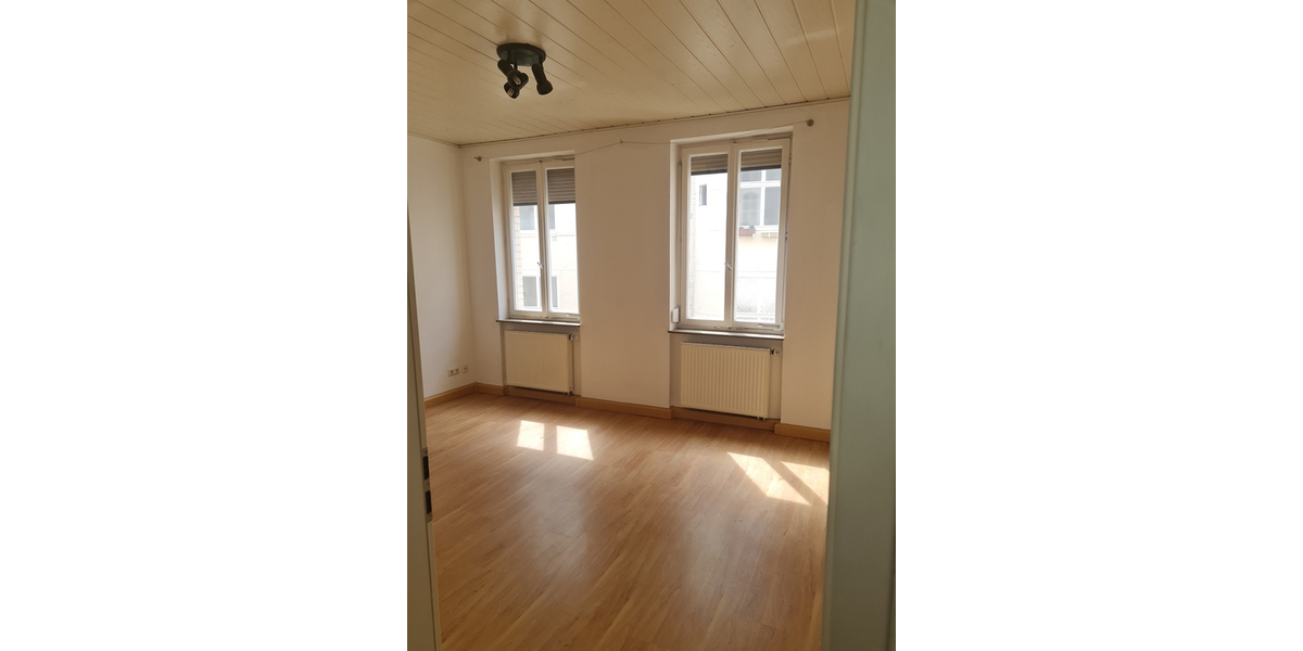 Gepflegtes 6-FH in ruhiger Lage, Nähe Zentrum Stuttgart-Bad Cannstatt - Rendite ca. 4 % netto - Mehrfamilienhaus, Wohnhaus Stuttgart / Bad Cannstatt Bad Cannstatt (Stadtbezirk) | Angebot:26888799