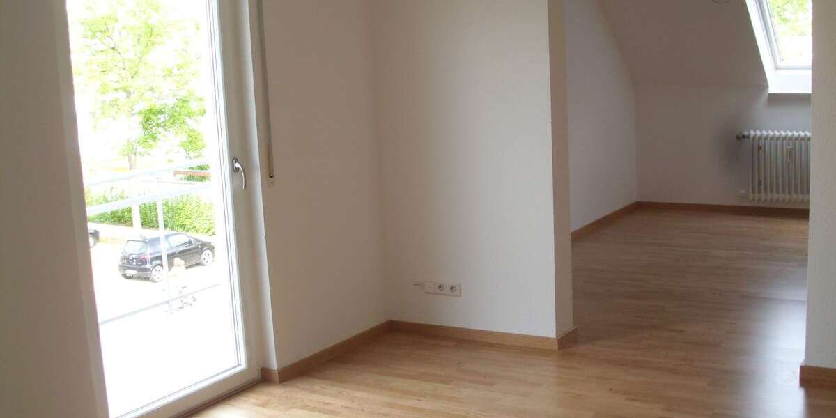 Etagenwohnung Ludwigsburg Oßweil - 3 Zimmer, 85 m&sup2;, 950&euro; | Angebot:27568102