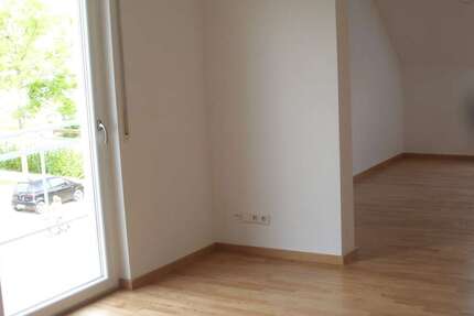 Wohnung Ludwigsburg Oßweil - 3 Zimmer, 85 m&sup2;, 950&euro; | Angebot:27568102