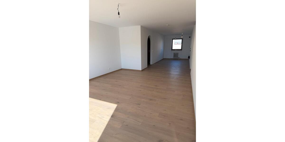 Etagenwohnung Leonberg - 3 Zimmer, 80 m&sup2;, 1.360&euro; | Angebot:27571600