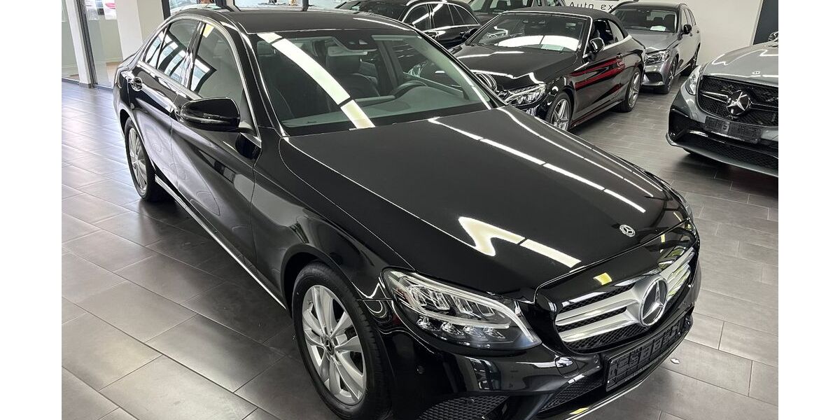Mercedes-Benz C 180 99.989 km 20.999 &euro; Bietigheim-Bissingen 74321