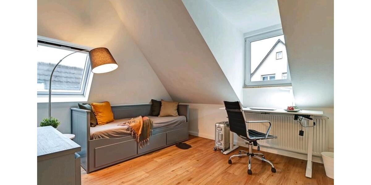 Dachgeschoßwohnung Stuttgart Luginsland - 3 Zimmer, 72 m&sup2;, 1.270&euro; | Angebot:27549806