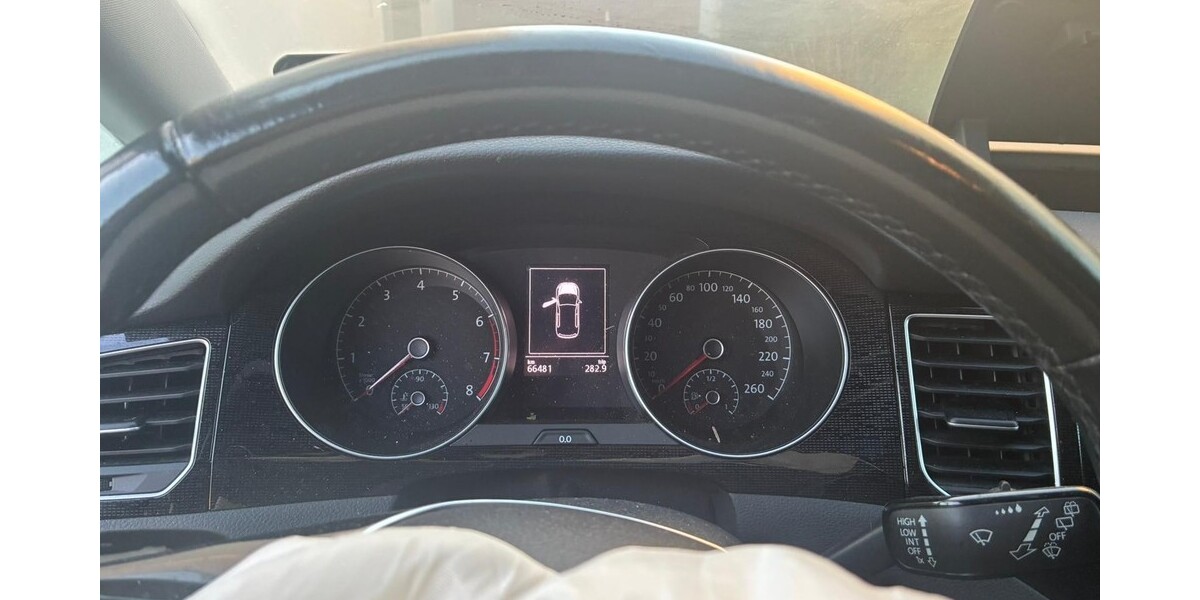 VW Golf Sportsvan 66.481 km 9.100 &euro; Stuttgart 70173