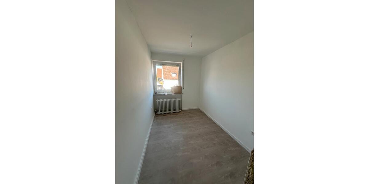 Dachgeschoßwohnung Brackenheim - 3 Zimmer, 60 m&sup2;, 900&euro; | Angebot:25807549
