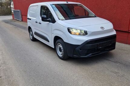 Toyota Proace City 34.000 km 16.750 &euro; Böblingen 71032