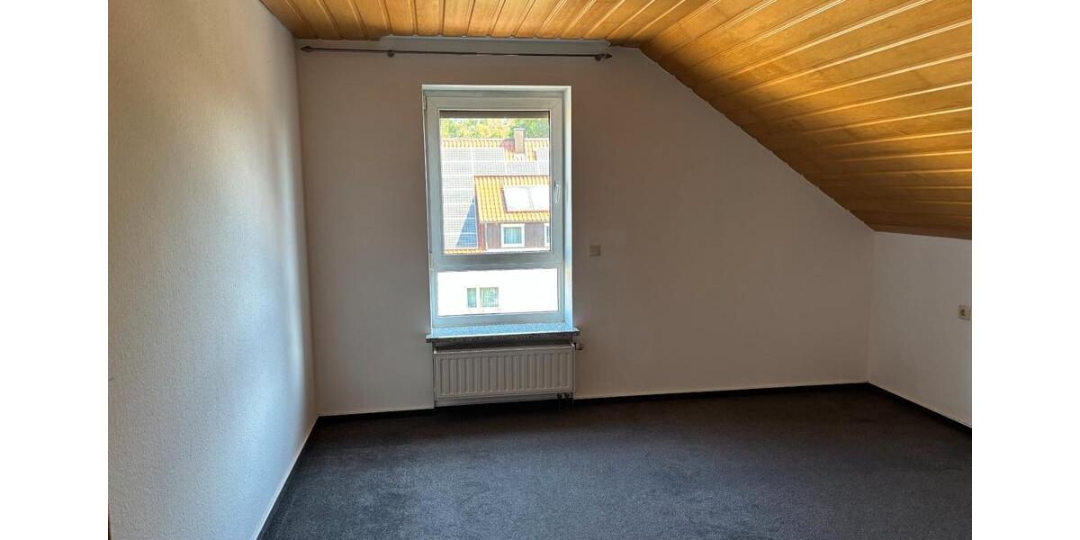 Dachgeschoßwohnung Affalterbach - 3 Zimmer, 83 m&sup2;, 265.000&euro; | Angebot:27534073